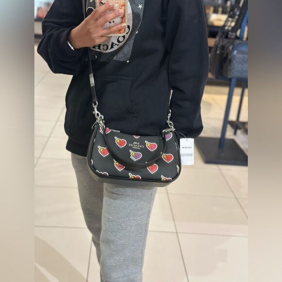 NWT Coach Teri Shoulder Bag With Heart Bolt Print - Picture 9 of 9